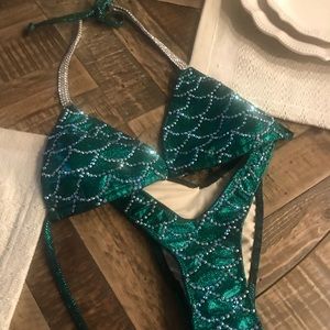 Figure competition suit